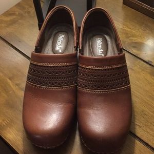 Bjorndal Brown Clogs Size 8